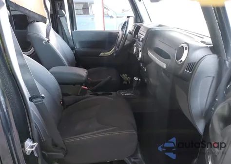 2015 Jeep Wrangler Unlimited Sahara z USA, uszkodzony, nr VIN 1C4BJWEG1FL654415